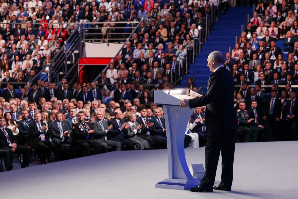 "Фундамент стабильности": о чём говорит акцент Путина на предстоящих выборах?