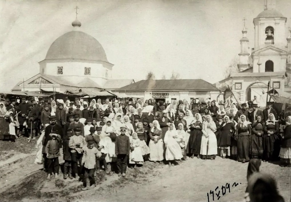 Особенности метрических записей в городских и сельских храмах дореволюционной России.