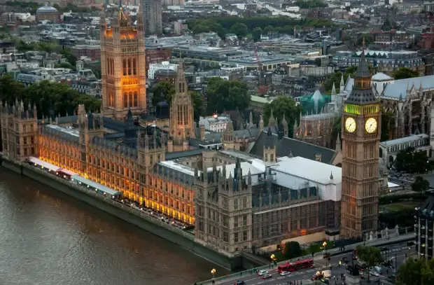 Успехи Стармера в парламенте Британии