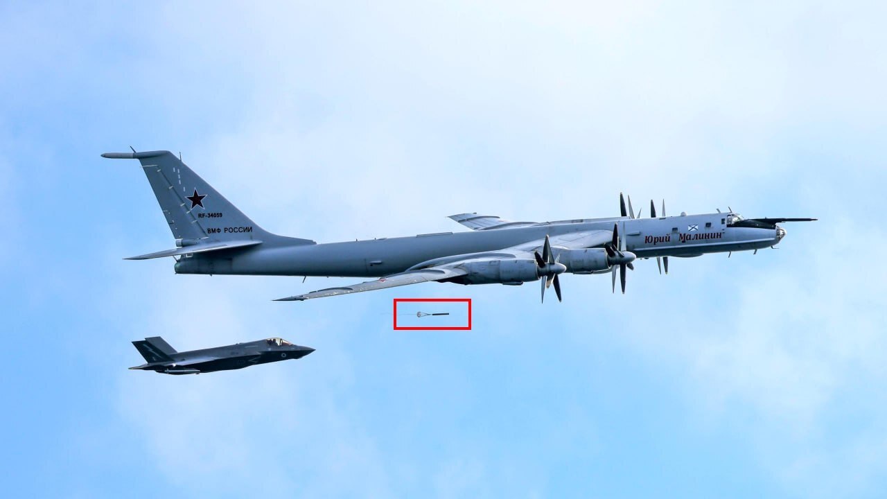 Российский самолет Ту-142МК устроил акустическую разведку под носом у британского авианосца: сбросив гидроакустический буй