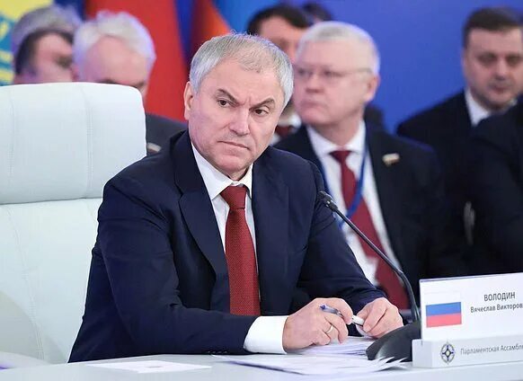 "Это никуда не годится": Володин жёстко раскритиковал Минтруд из‑за лазейки для мигрантов в медицине