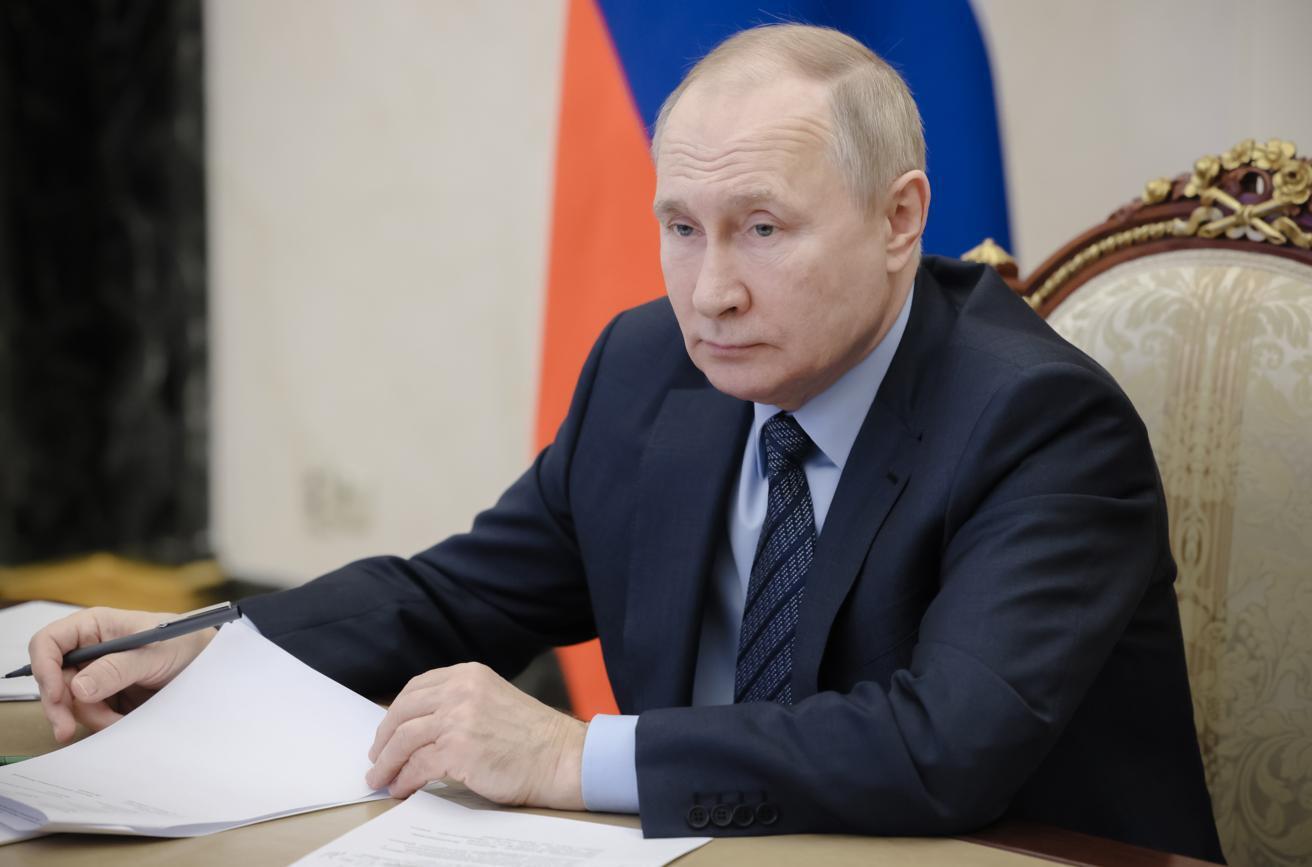 Новый предмет в вузах и реформа филологии: Путин утвердил жесткие поручения по поддержке русского языка