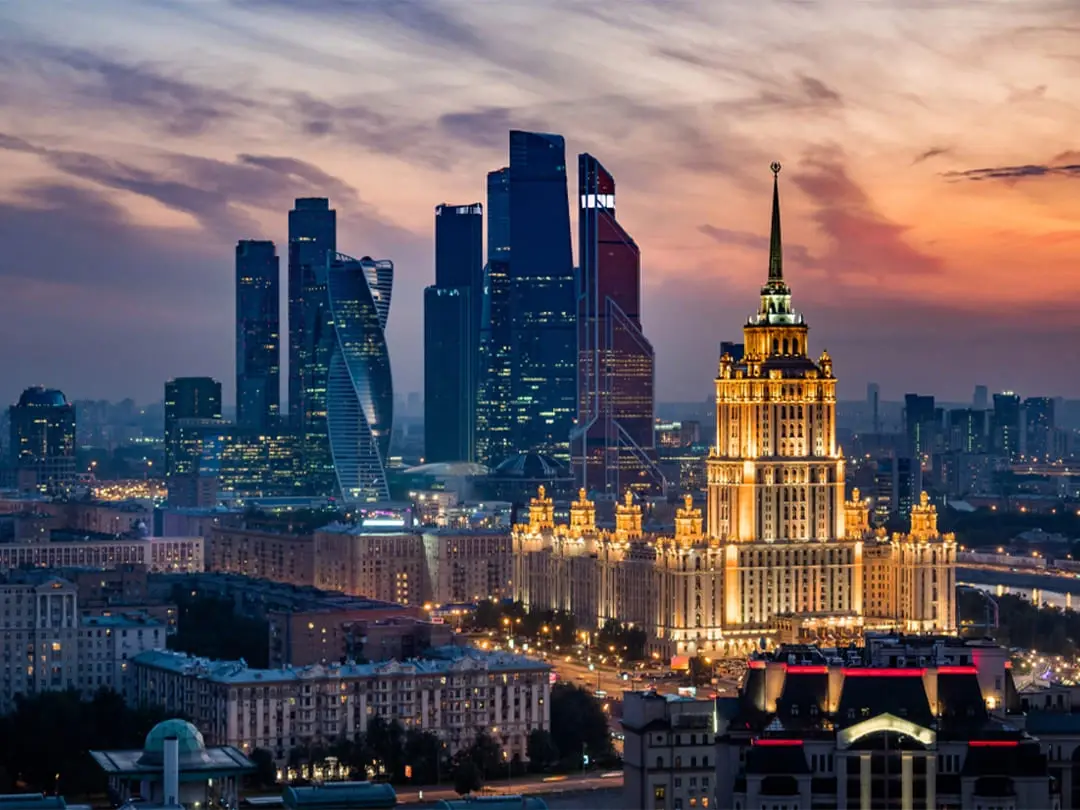 Пойманы с поличным: в Москве накрыли банду, штамповавшую "липовые" документы