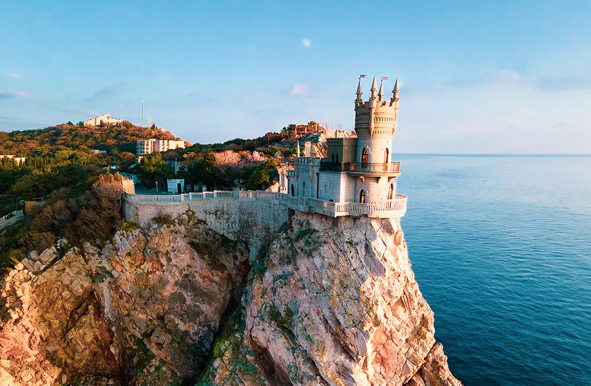 5 Фактов о Замке Ласточкино Гнездо: Жемчужина Крымского Берега