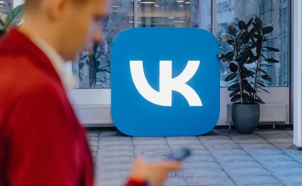 Google Play устроил «зачистку»: из магазина пропали VK, Одноклассники и мессенджер Макс. Что делать пользователям?