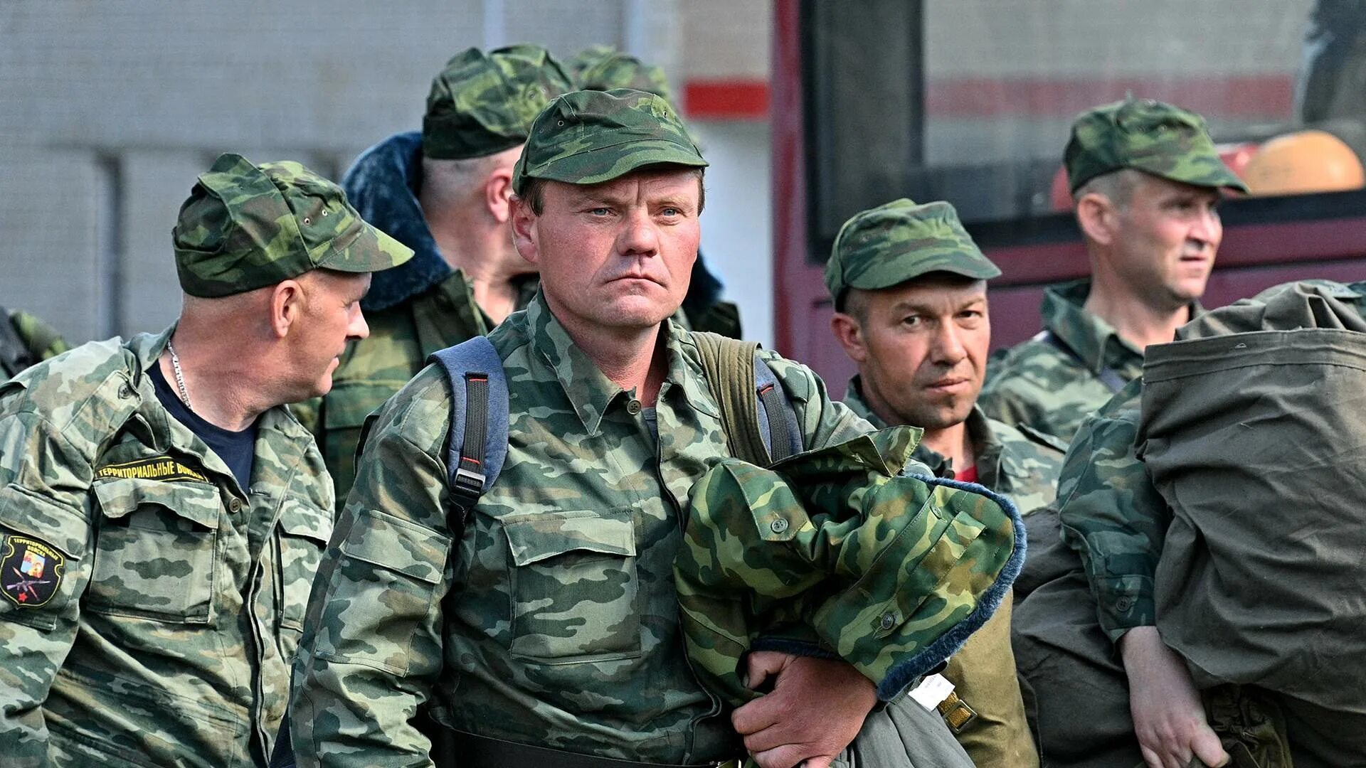 Отпуск — в казарму: Володин предложил депутатам променять пляжи на военные сборы
