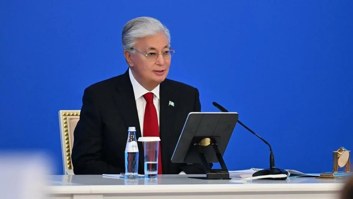 30 млрд долларов и 20 000 предприятий: Казахстан считает российские деньги — а Россия просто "поддерживает"?