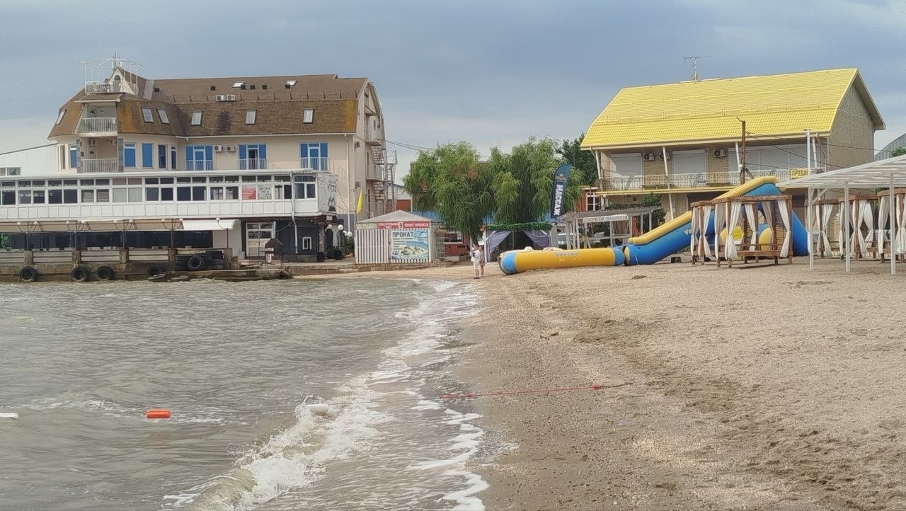 Долго размышлял куда поехать на море... Ейск