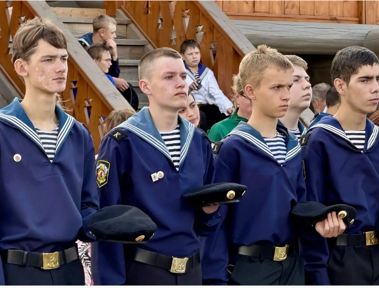 В Костроме появилась Аллея адмиралов: первым увековечили Фёдора Ушакова .