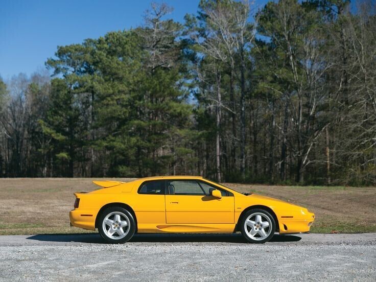 Lotus Esprit S4: британский спорткар с характером