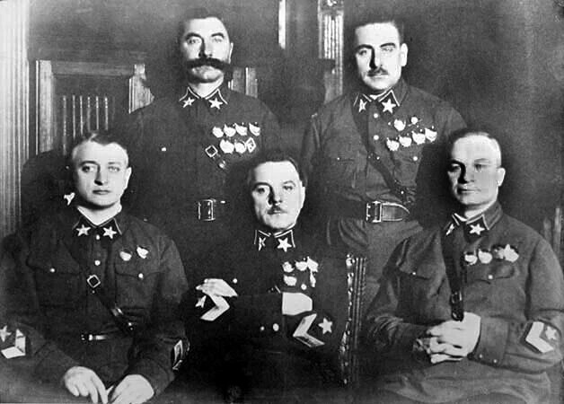 Исторические личности: советские маршалы.