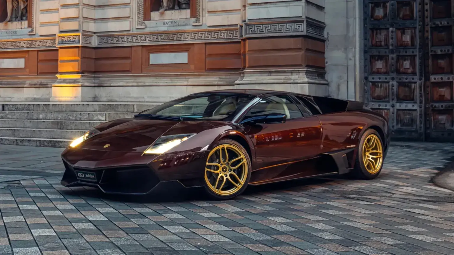 Последний Lambo V12 с механической коробкой передач: этот Murcielago Superveloce выставлен на аукцион