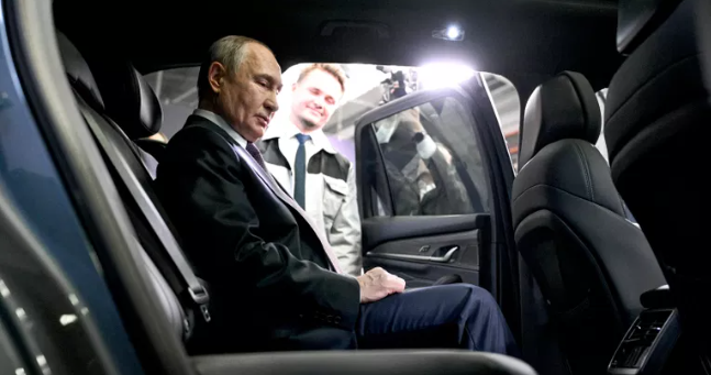 Путин протестировал новый автомобиль Volga К 50
