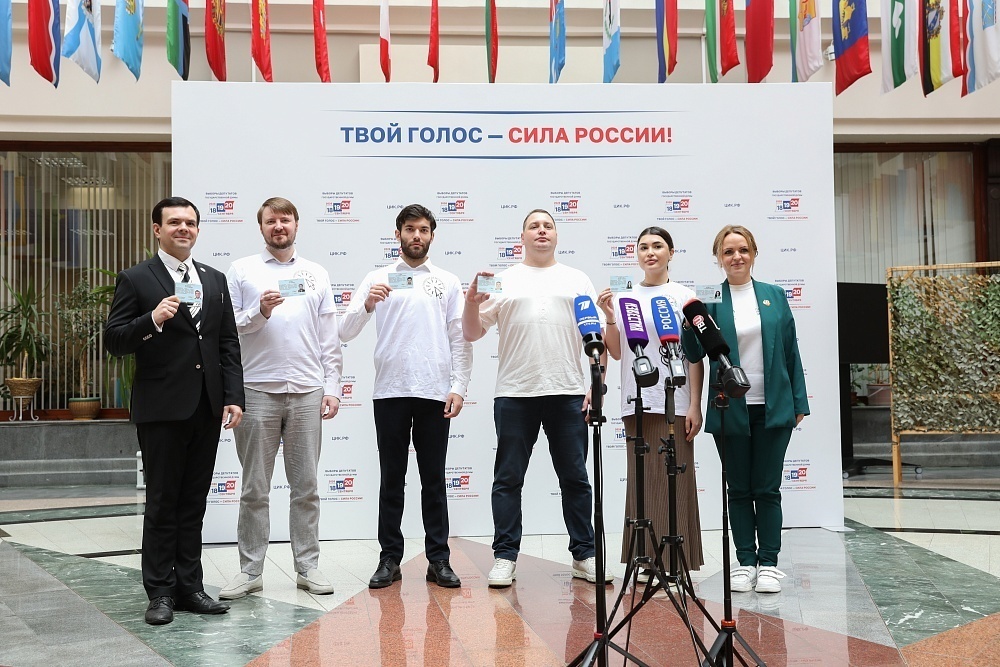 Карнавал продолжается: аутсайдеры тоже хотят пирога