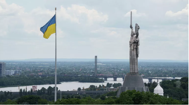 Депутат Рады призвал украинцев запасаться дровами для отопления зимой