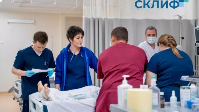 В Москве врачи скорой приняли роды в лифте