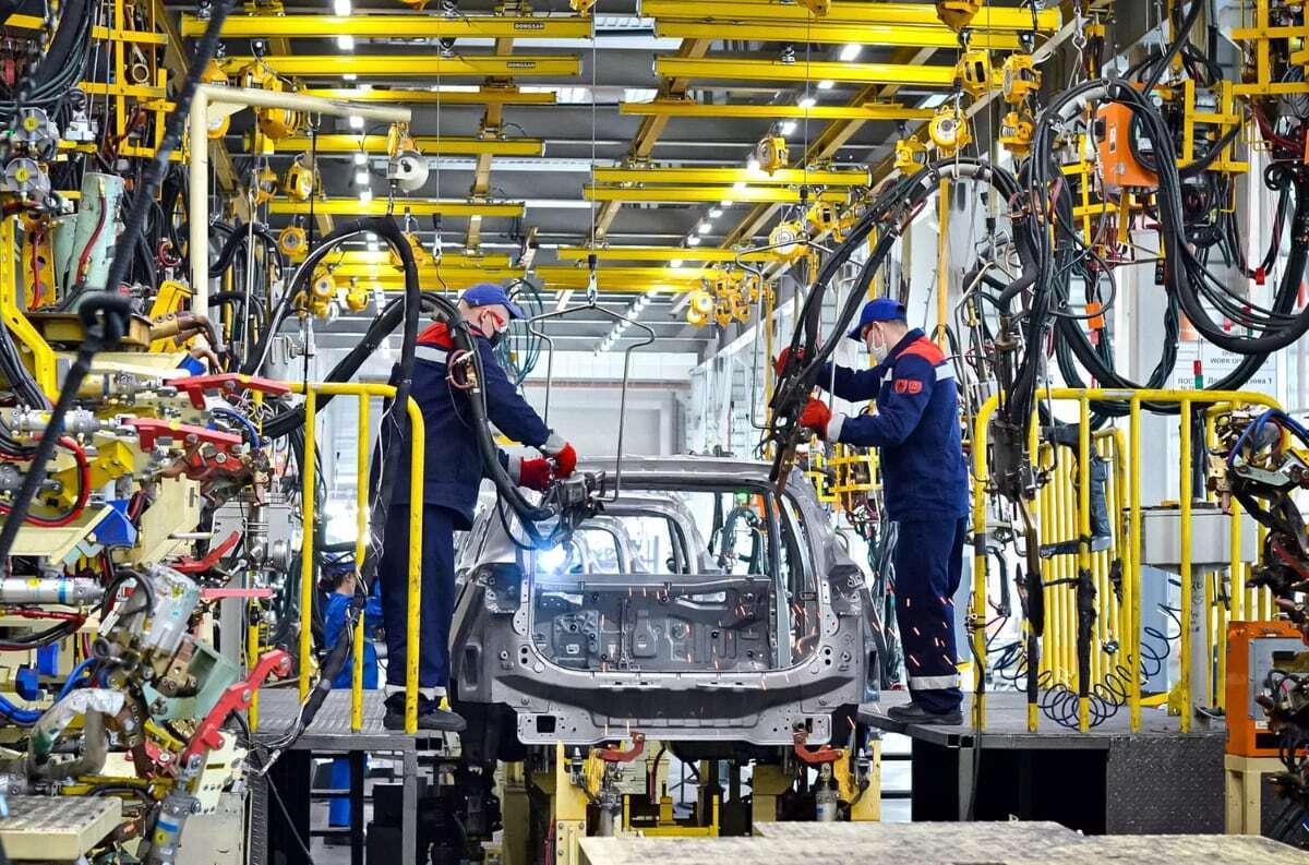 Официально: Россия нашла партнеров для всех 13 брошенных автозаводов. Как это скажется на ценах для простых водителей?