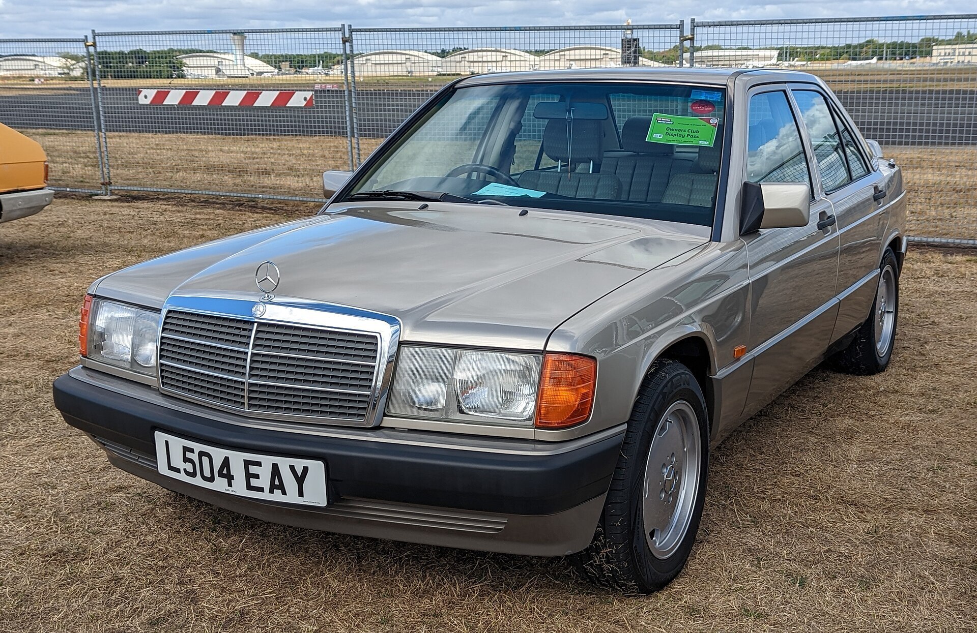 Какой Mercedes с кузовом седан или универсал из 1970-х и 1980-х годов, лучше для прицепа от 1 тонны и более?