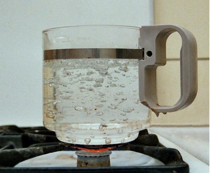 Кипячёная вода против фильтрованной. Что на самом деле полезнее и безопаснее?