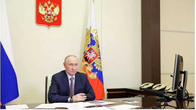Путин создал комиссию по применению ограничений для осужденных релокантов