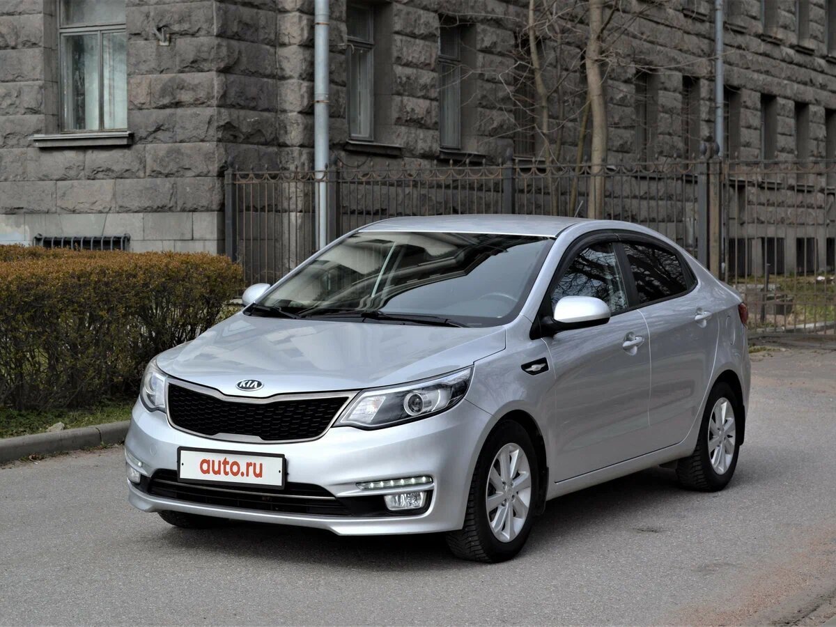 Топ-5 надёжных автомобилей с МКПП до 500 000 рублей: экономим нервы и крутим педали.