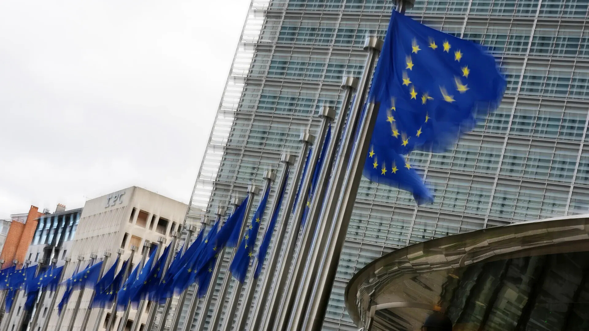 🔥🔥🔥Украина признала дыру в бюджете страны. 57,4 миллиарда долларов? Зеленский опять с протянутой рукой?