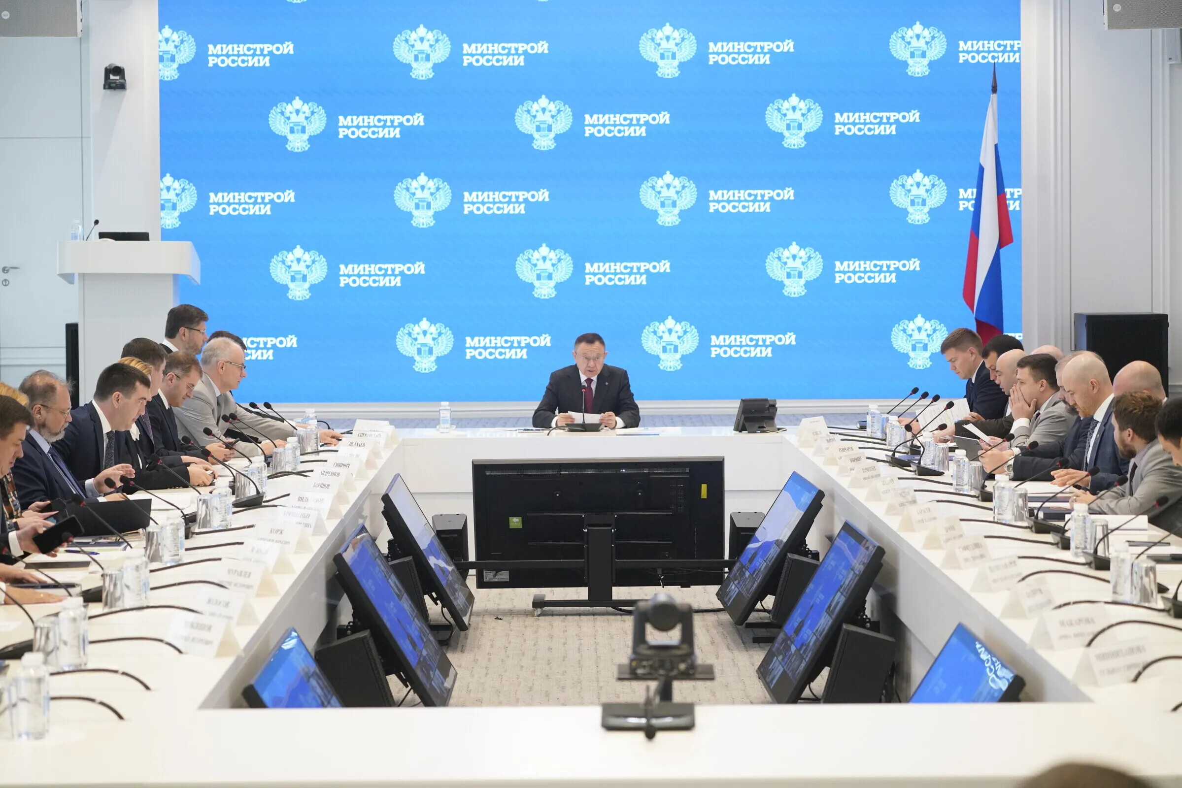 Бюрократический реквием: Как Минстрой осваивал бюджет и спасал демократию