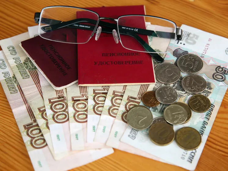 25 469 рублей на руки: Соцфонд обнародовал новые данные по пенсиям. Успевает ли этот рост за ценами?