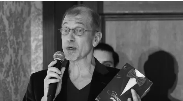 Соседов вовсе и не падал с лестницы.