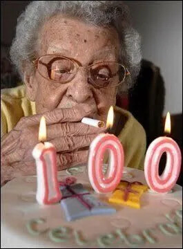 Член ОП предложил выплачивать по 200 тысяч рублей за 100-летие.Как чиновники решили проспонсировать бессмертие за счет тех, кто до него не дожил